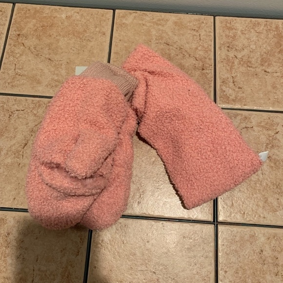 BP Fuzzy Fleece Headband and Mittens Set Blush NWT - Picture 3 of 5